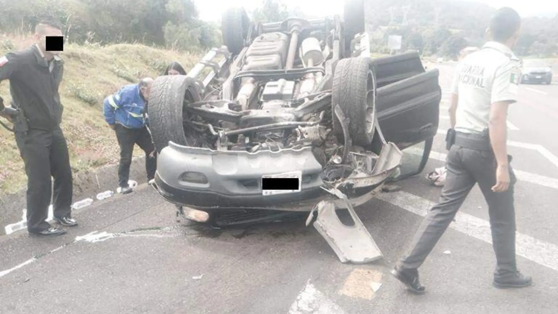 policías volcadura